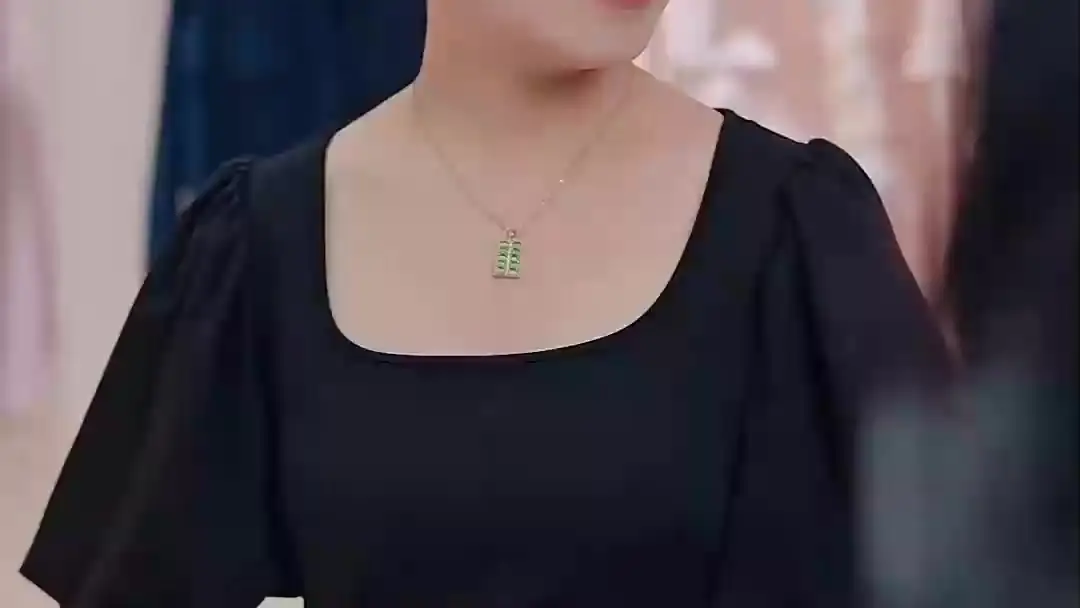 The Heiress He Threw Away: A Silent War of Threads and Glances