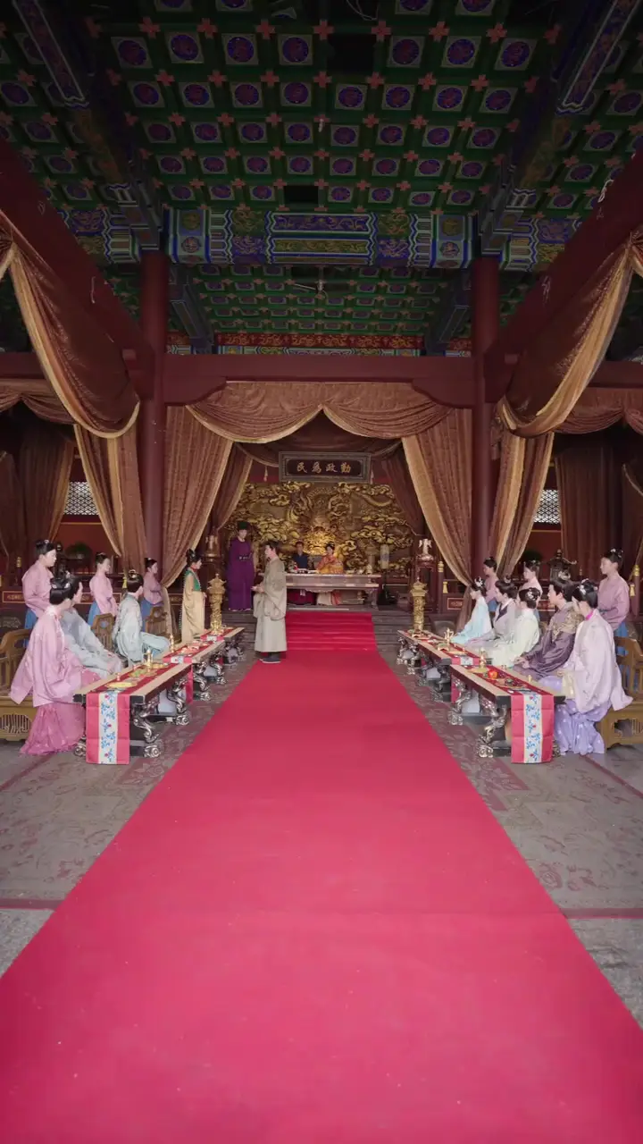 Baby Queen Saves the Day! Episode 9