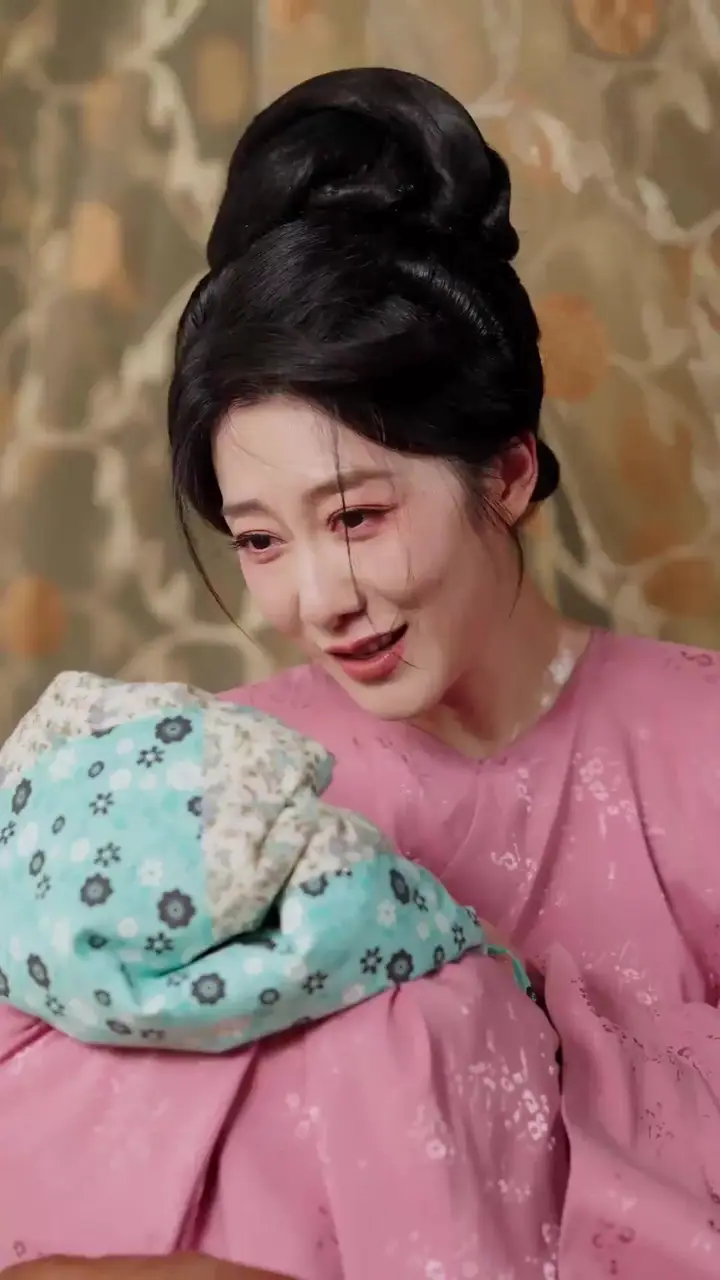 Baby Queen Saves the Day! Episode 69