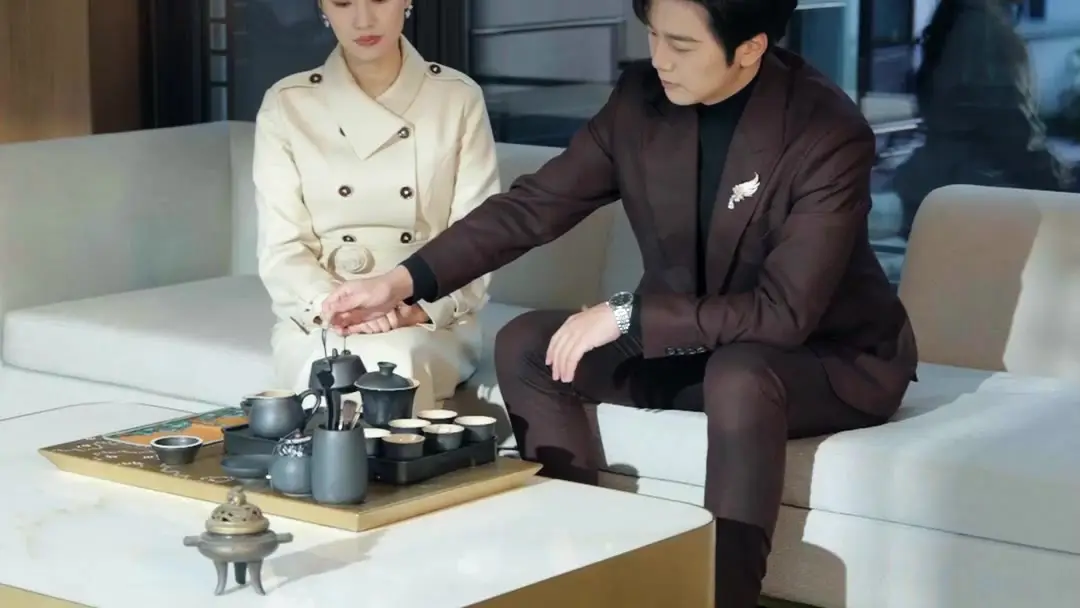 Reborn to Destroy My Family: The Silent Tea Ceremony That Shattered Trust
