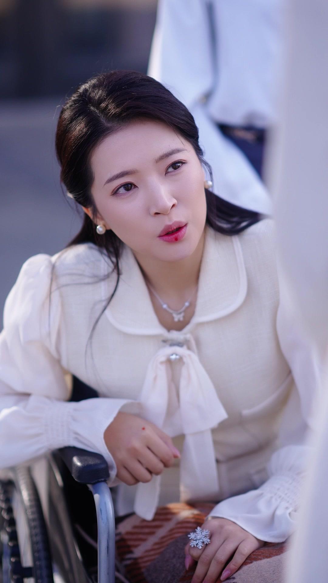 Taklukkan CEO Cantik yang Dingin