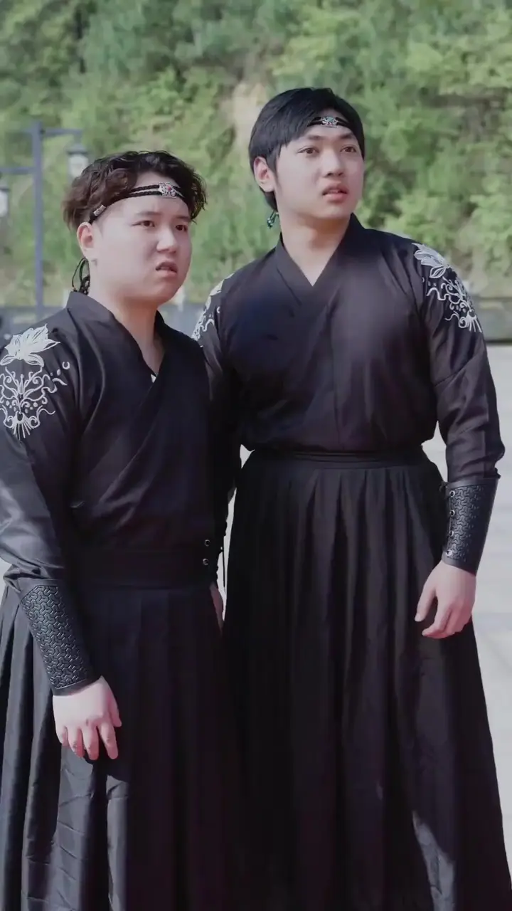 (Dubbed) A God in a Fool’s Flesh Episode 33