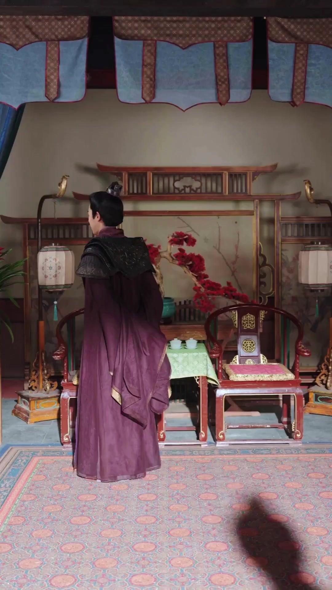 (Dubbed) Bye, Playboy! Hello, Throne!