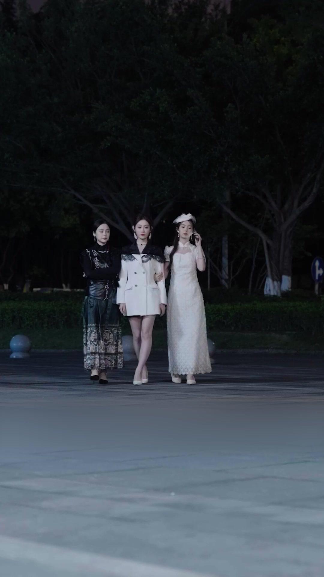  Satpam Yang Punya 3 Tunangan Cantik 