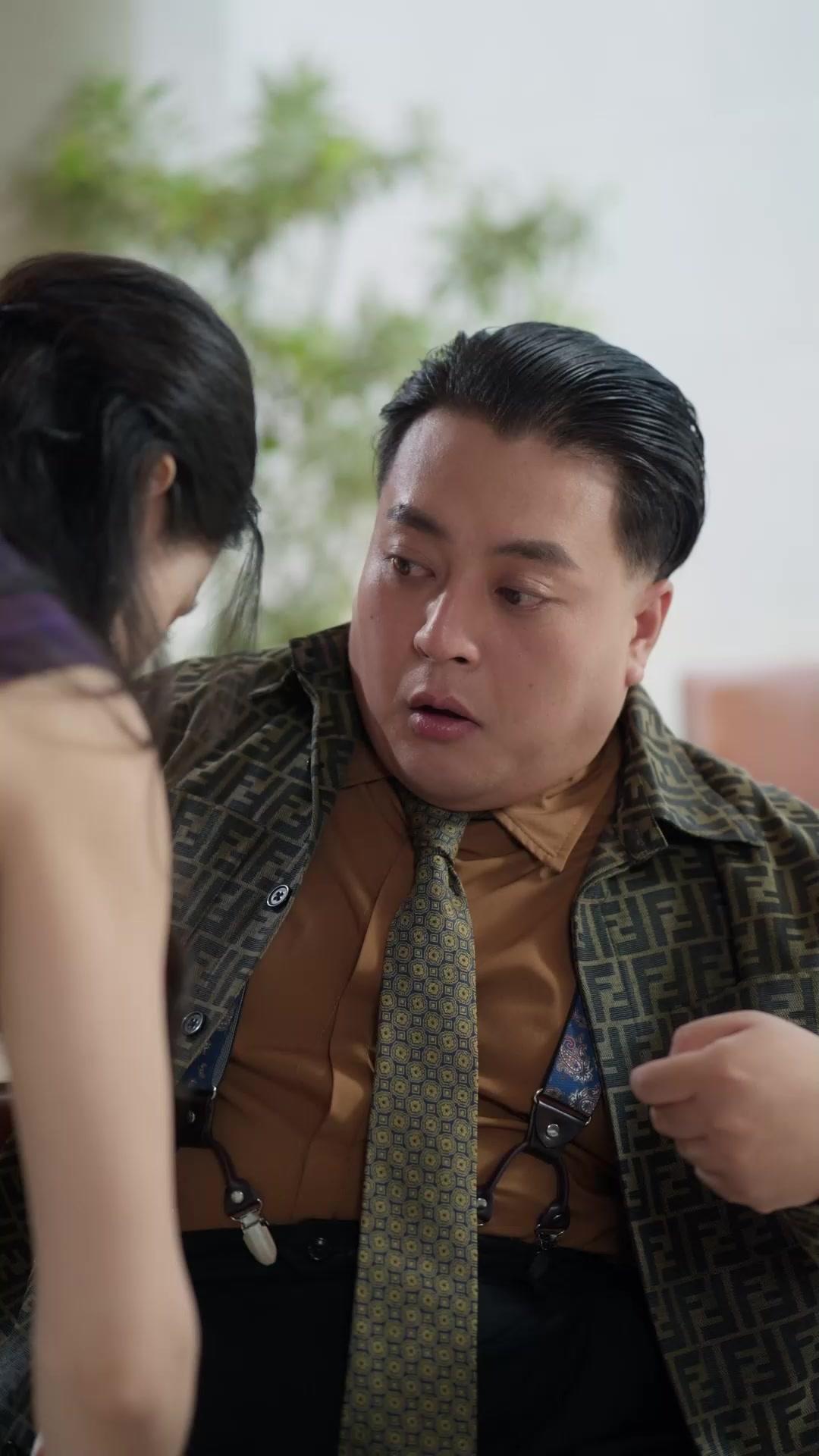 Cinta Membara Direktur Miliarder