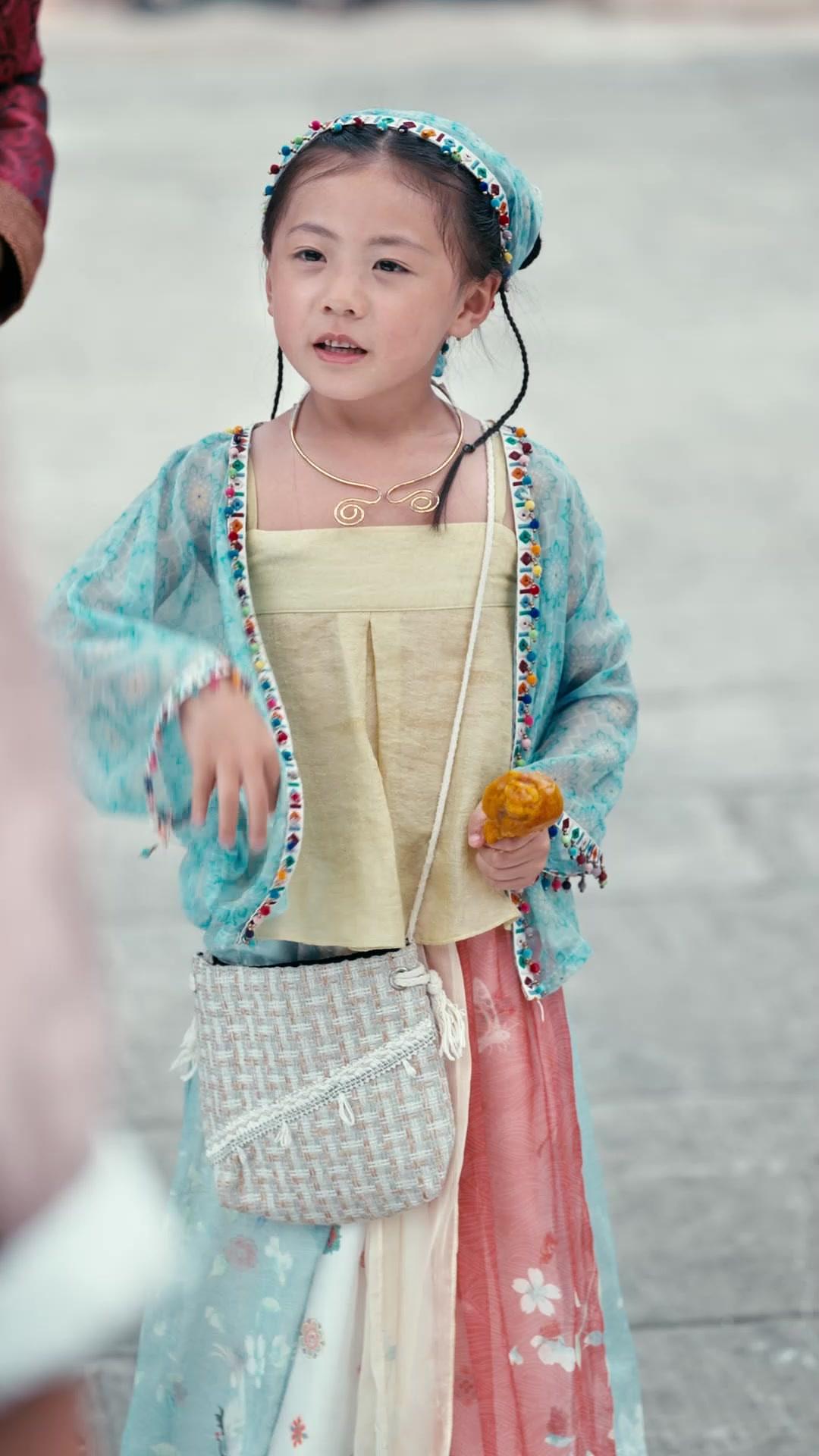 Niña dulce y guerrera