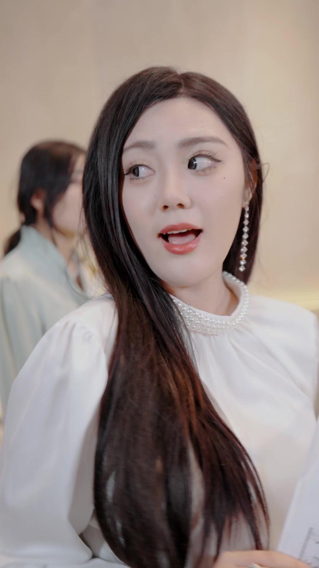 监控里的第三人