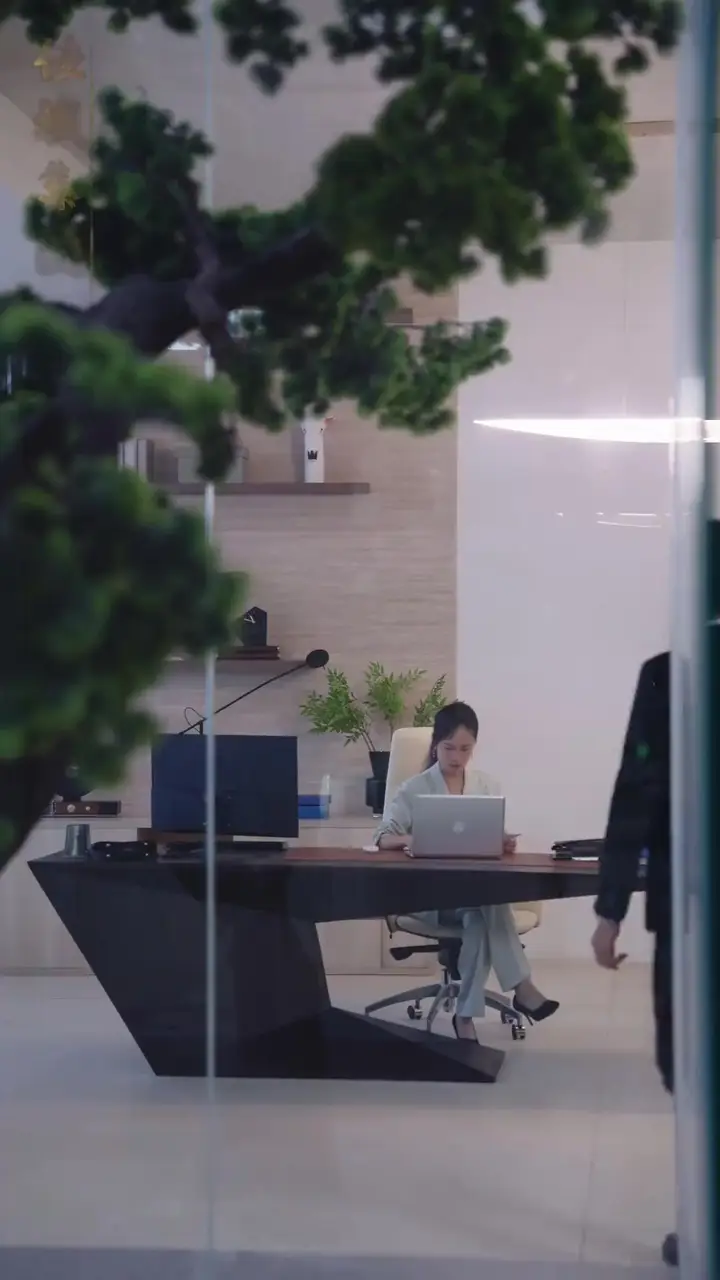 Housewife No More, I'm the CEO Episode 26