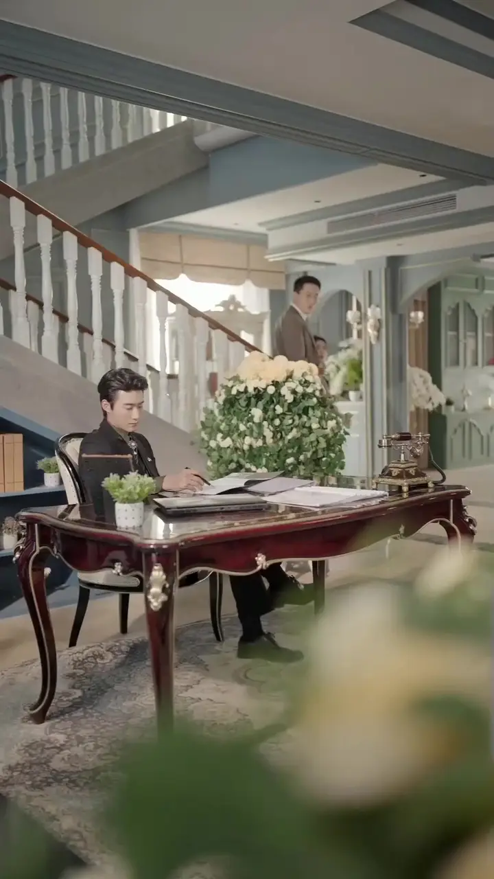 In Love with the Helplessly Romantic CEO Episode 6