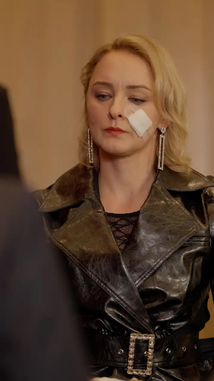 Queen Strikes: Traitor's Fall Episode 18