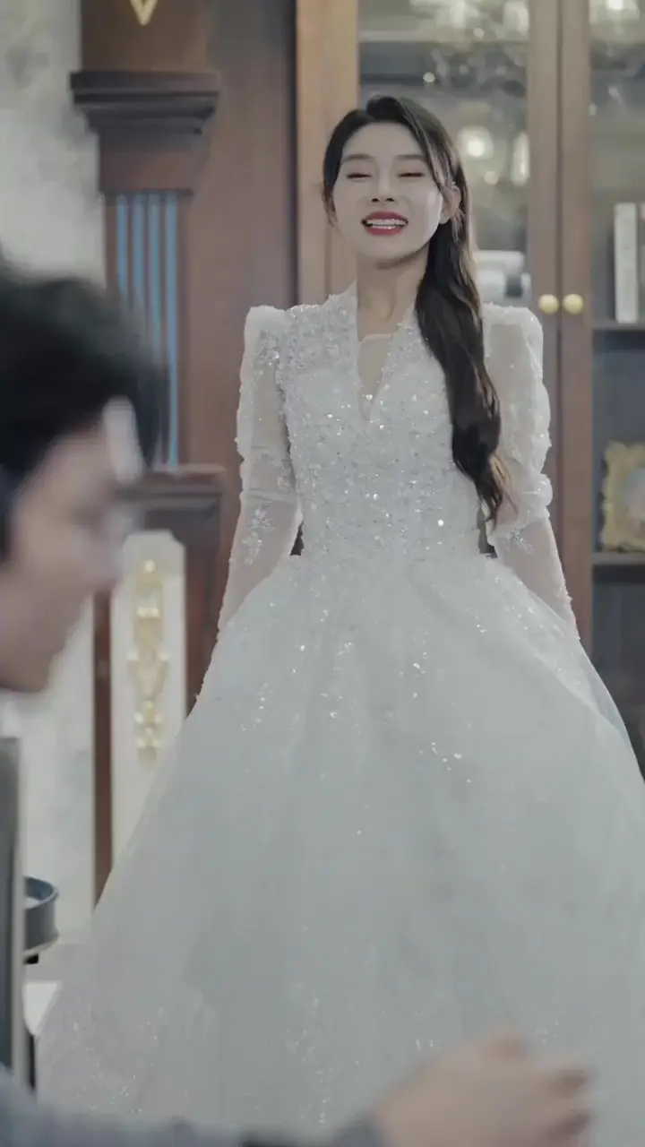 In Love with the Helplessly Romantic CEO Episode 29