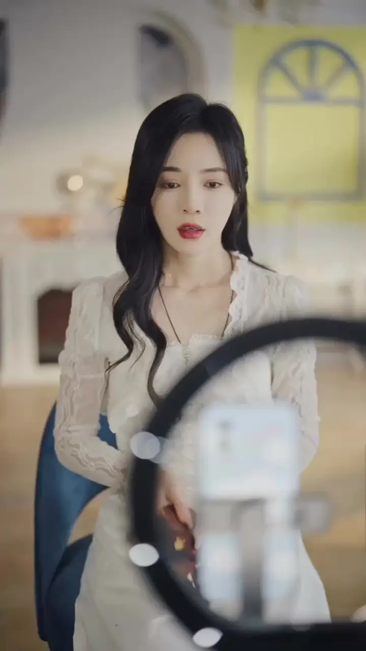 In Love with the Helplessly Romantic CEO Episode 58