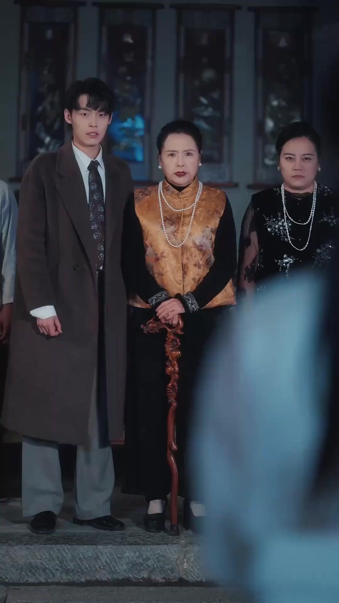 OMG! His "Mistress" Is An Immortal!