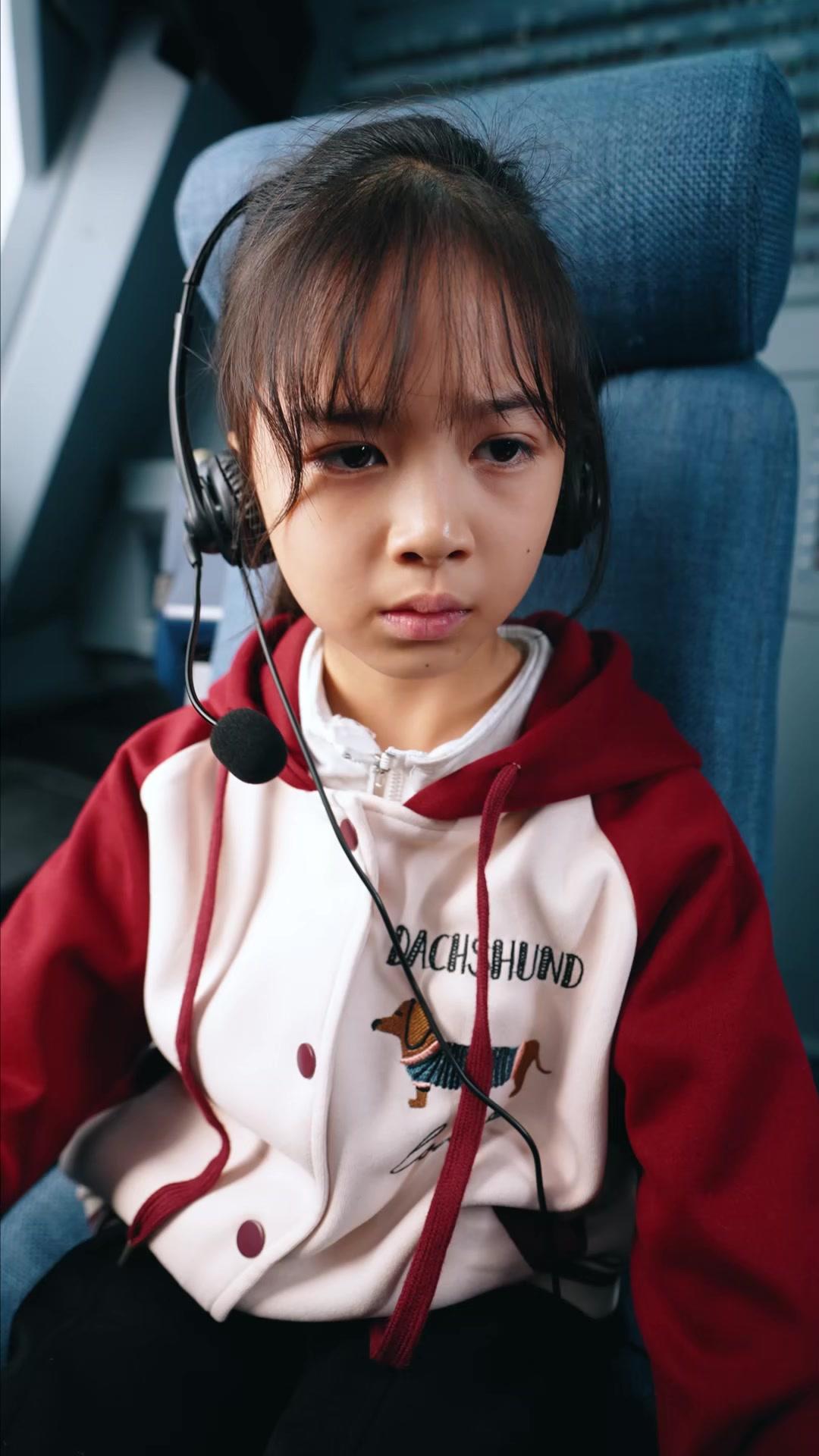 Menina de 9 Anos no Comando