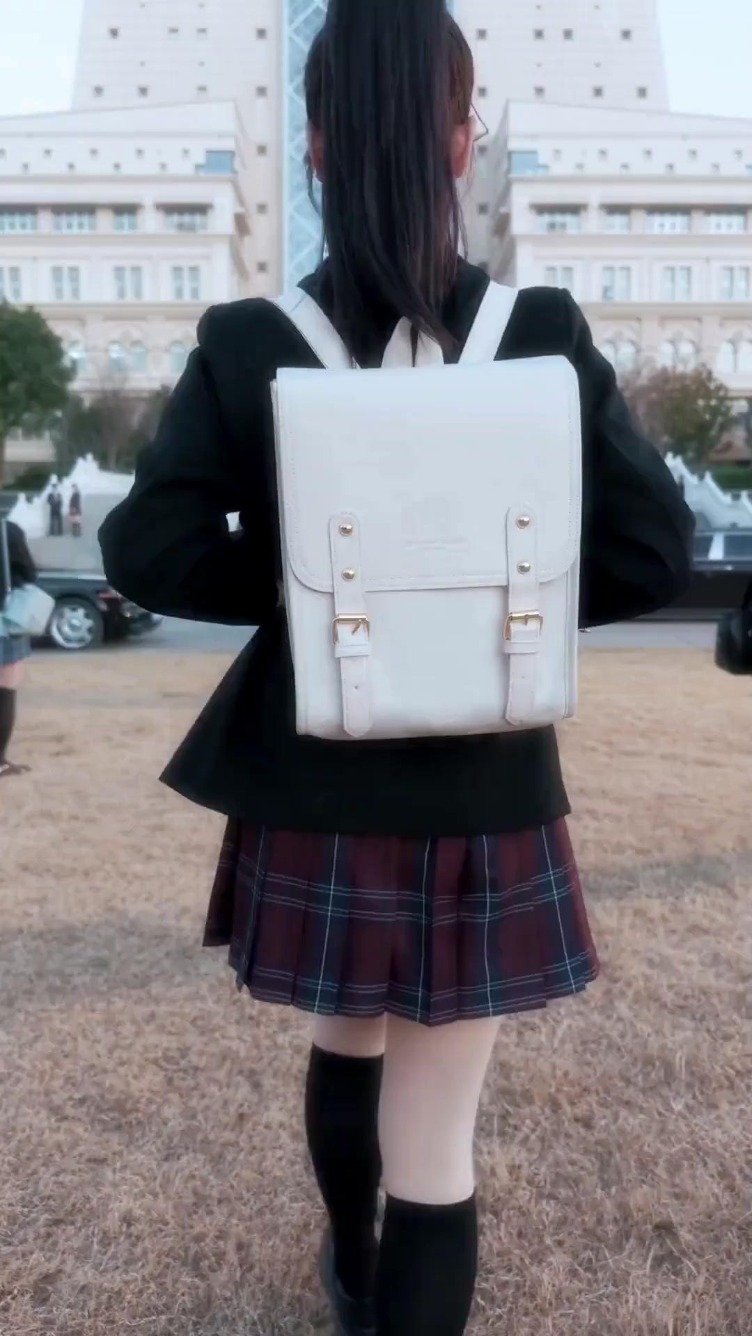 (Dubbed)Smart Poor Girl Outwits Rich Kids