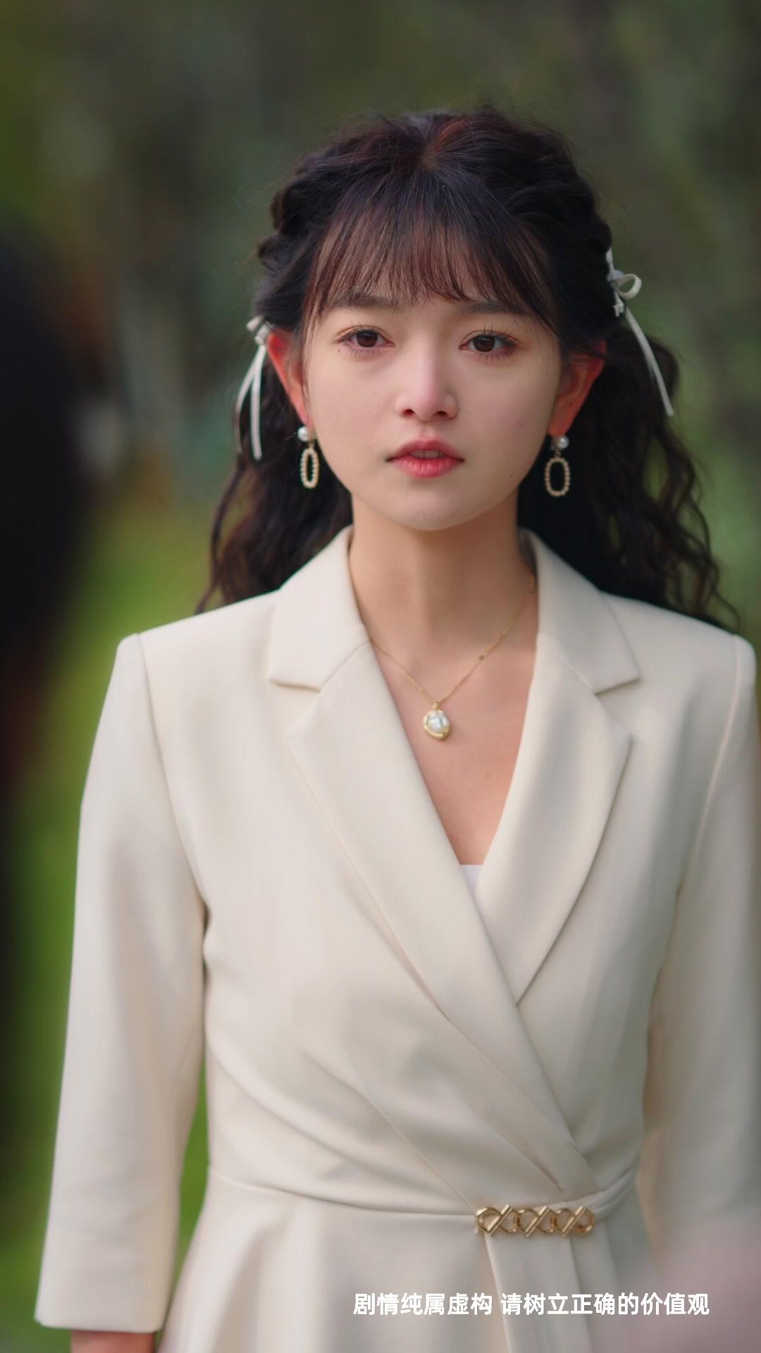 COURONNE DÉGUISÉE