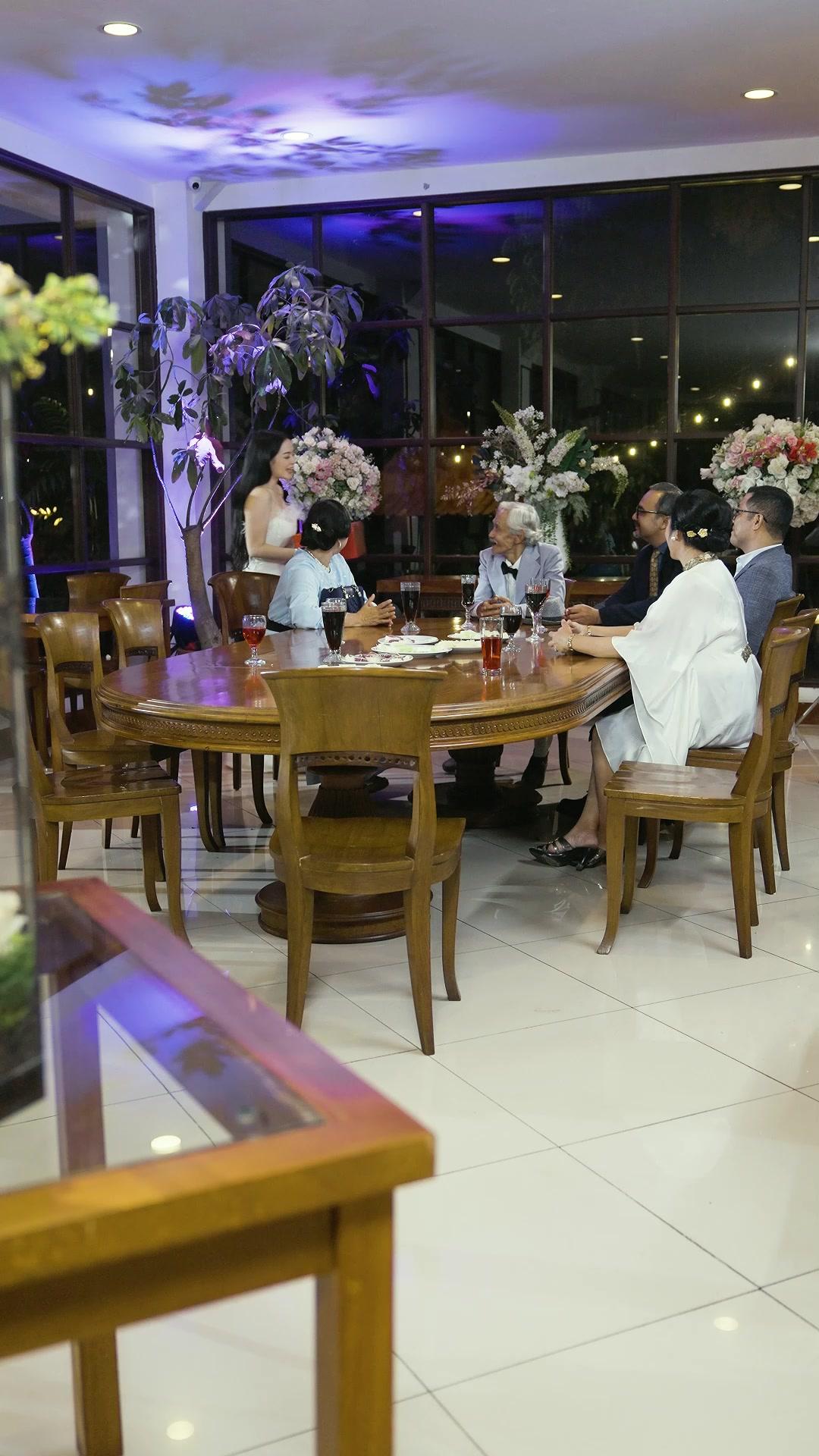 ITIK JADI ANGSA