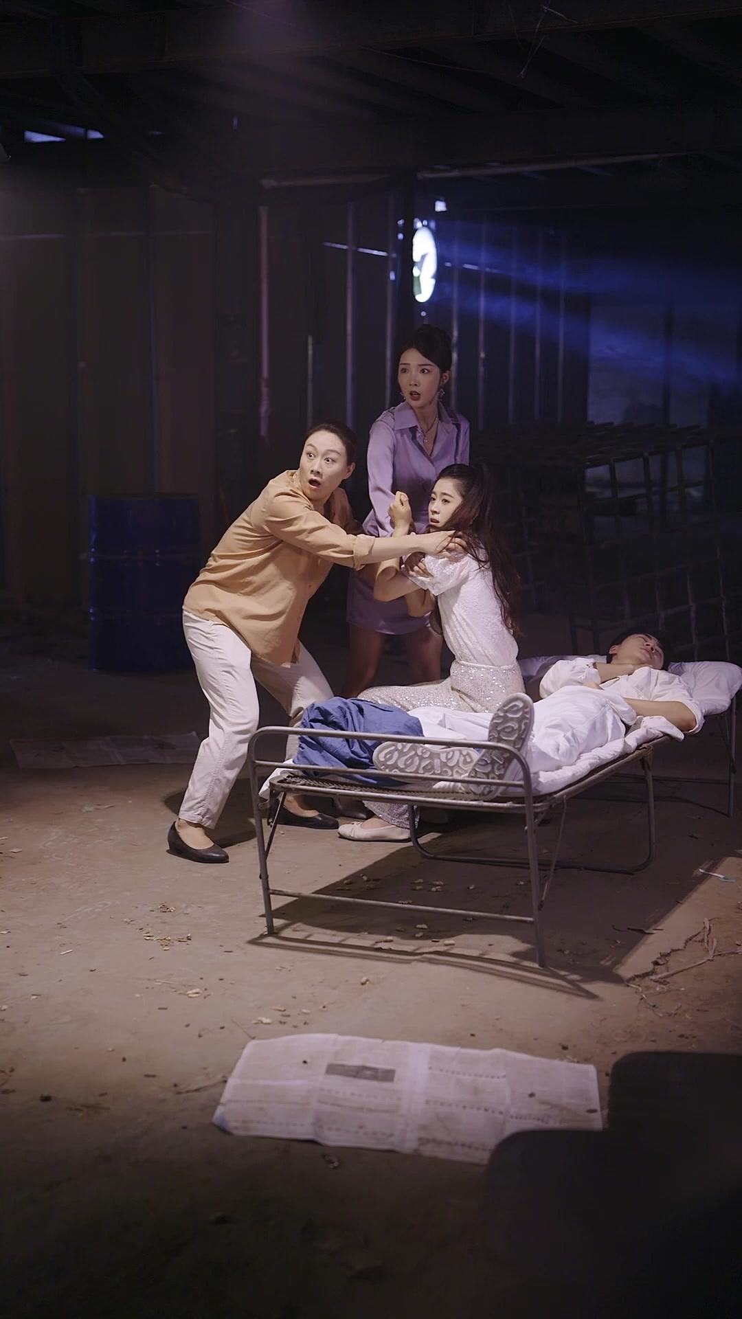 Viciado Nela: A Menina Mimada do Dr. Vasconcelos