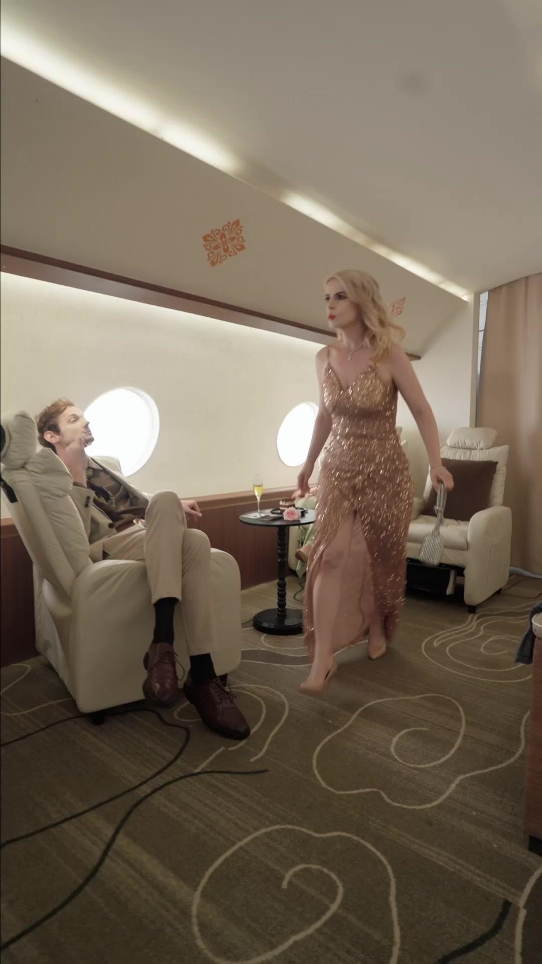 Privatjet-Drama: Erbin oder Impostorin?