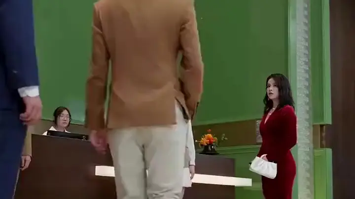 Engagement Off, Now He’s Proposing? The Velvet Trap in 'The Receptionist's Gambit'