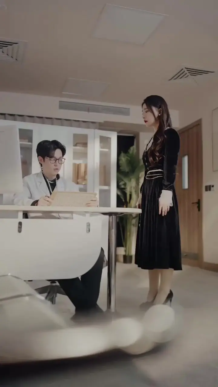 In Love with the Helplessly Romantic CEO Episode 28