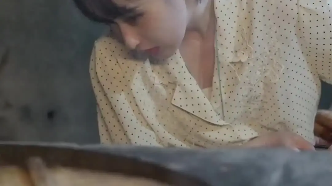 회색 벽 사이의 감정 교환