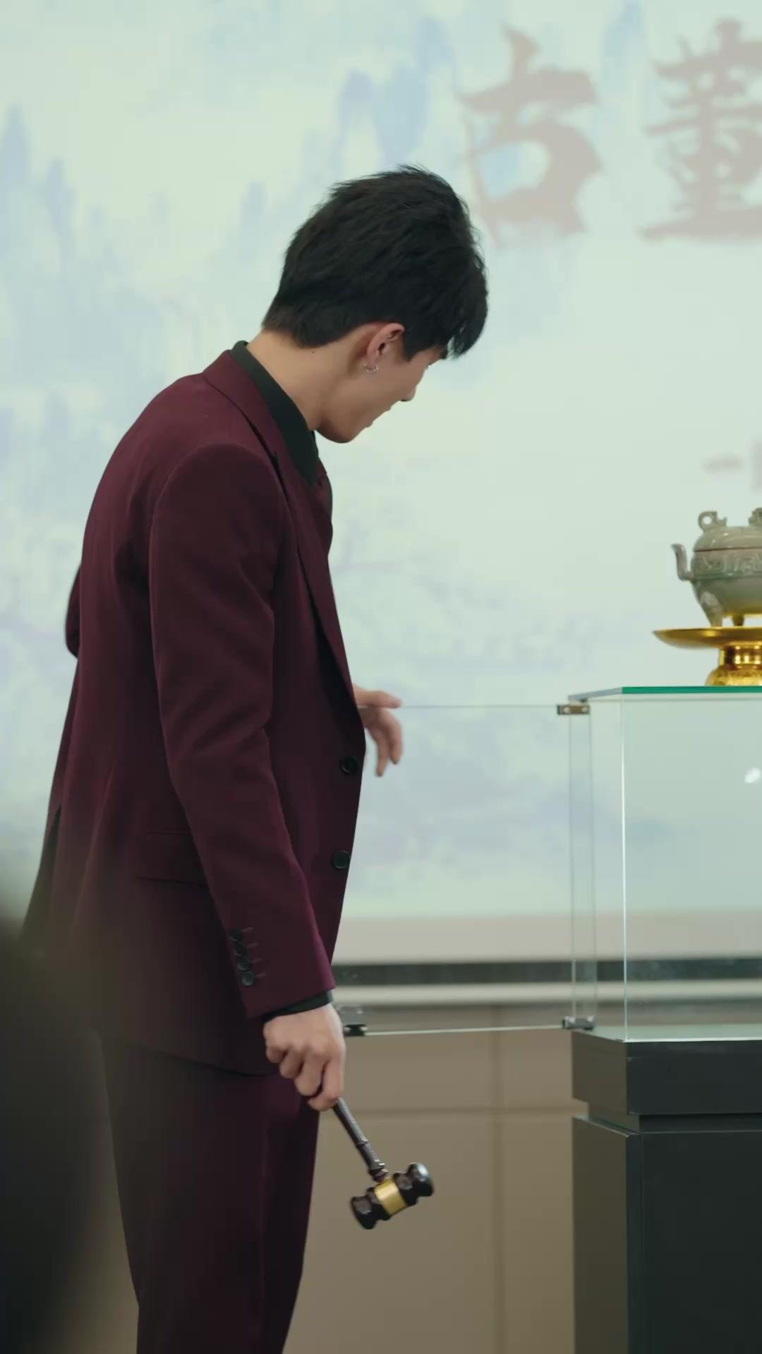 No Kiddin', This Bodyguard's Way Too Strong