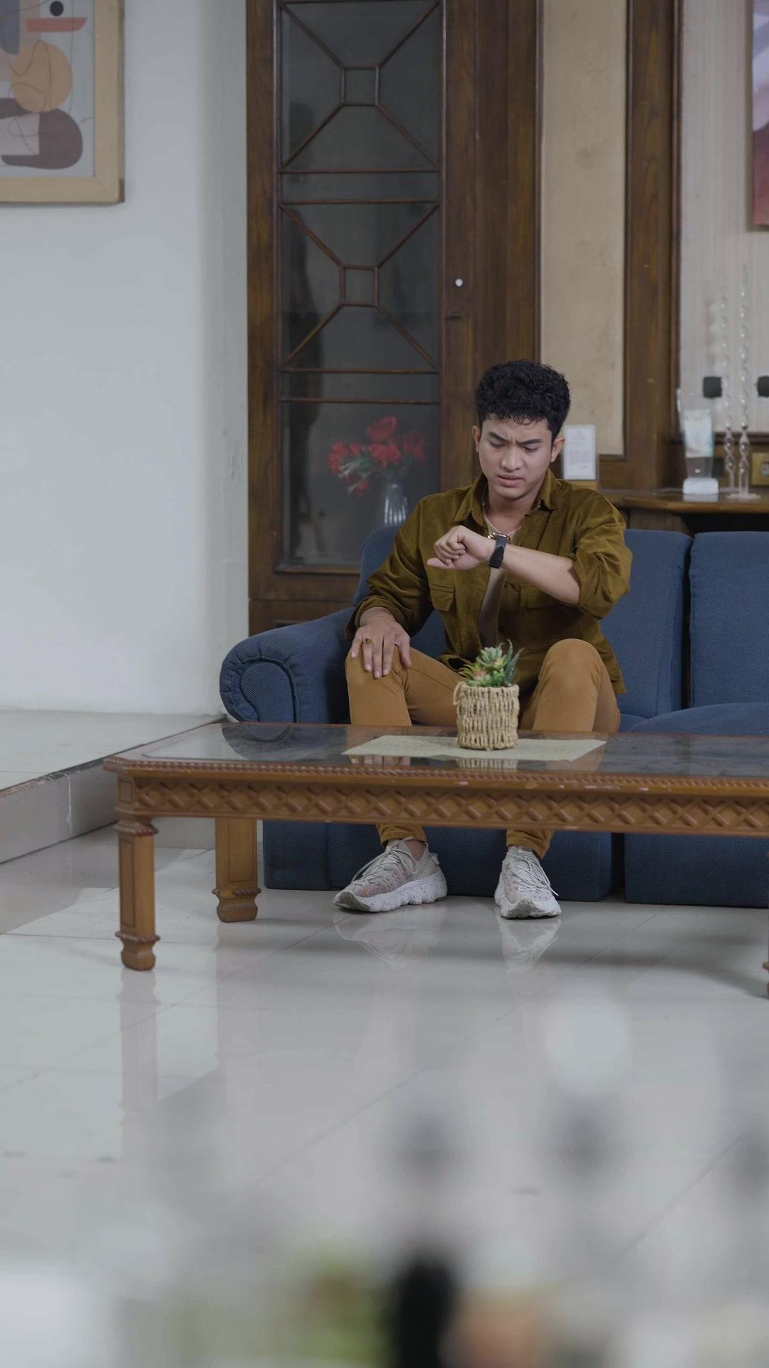 ITIK JADI ANGSA