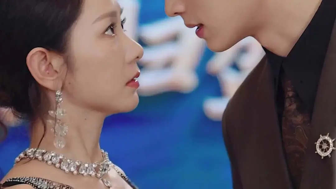 EXM? My Sugar Baby Is The Real Heir! The Necklace That Shattered the Banquet