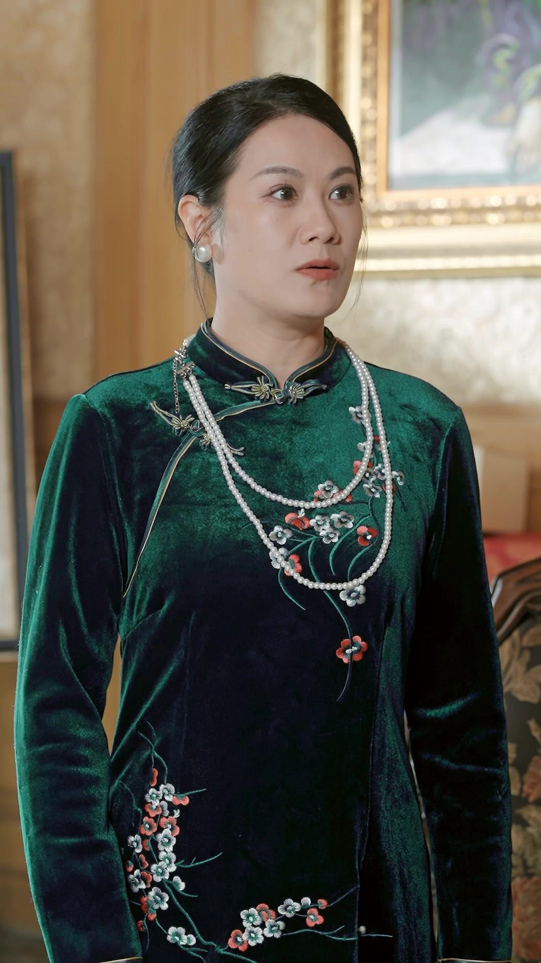 Isteri Bermuka Dua