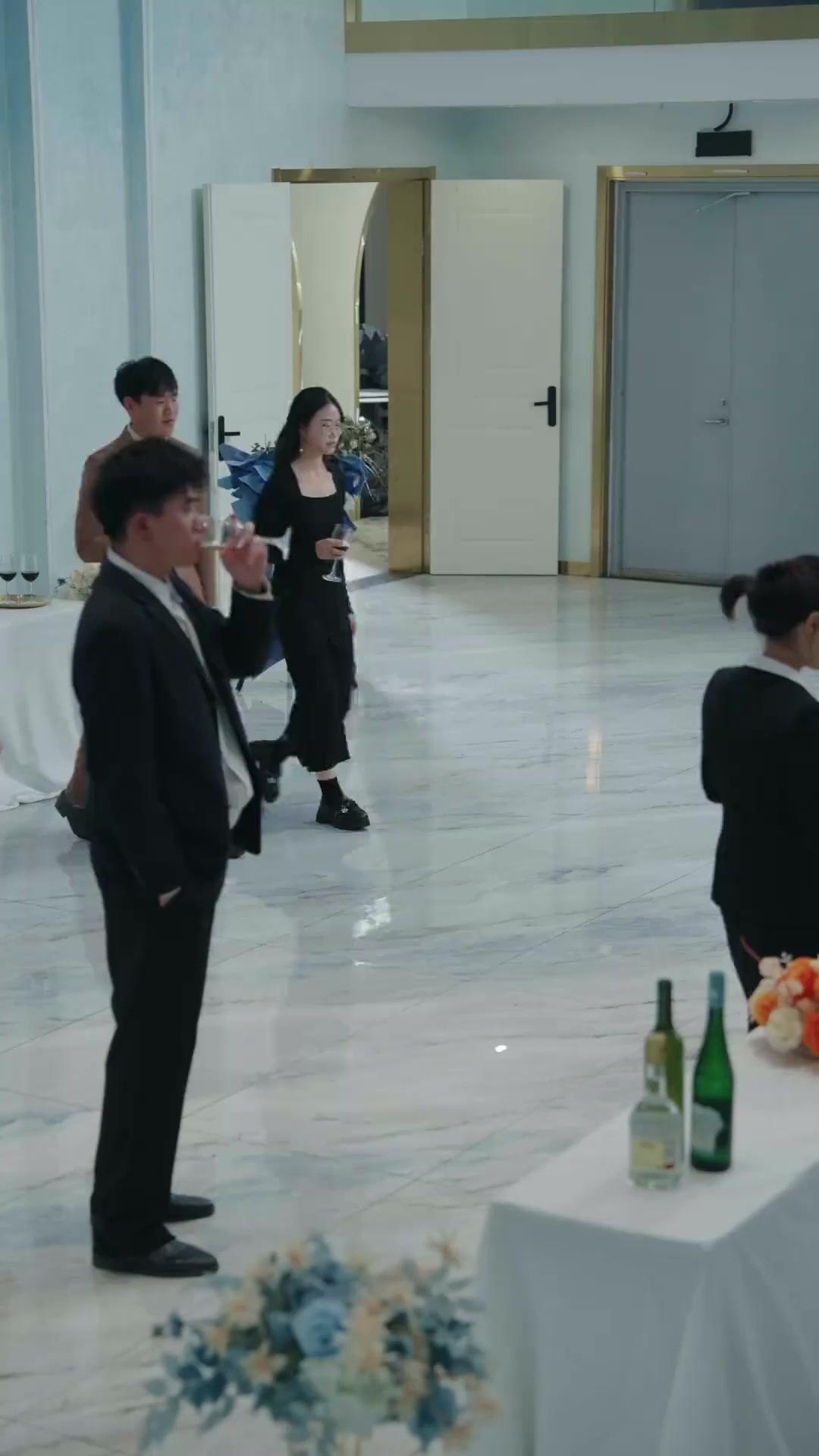 A restaurant owner? The queen!
