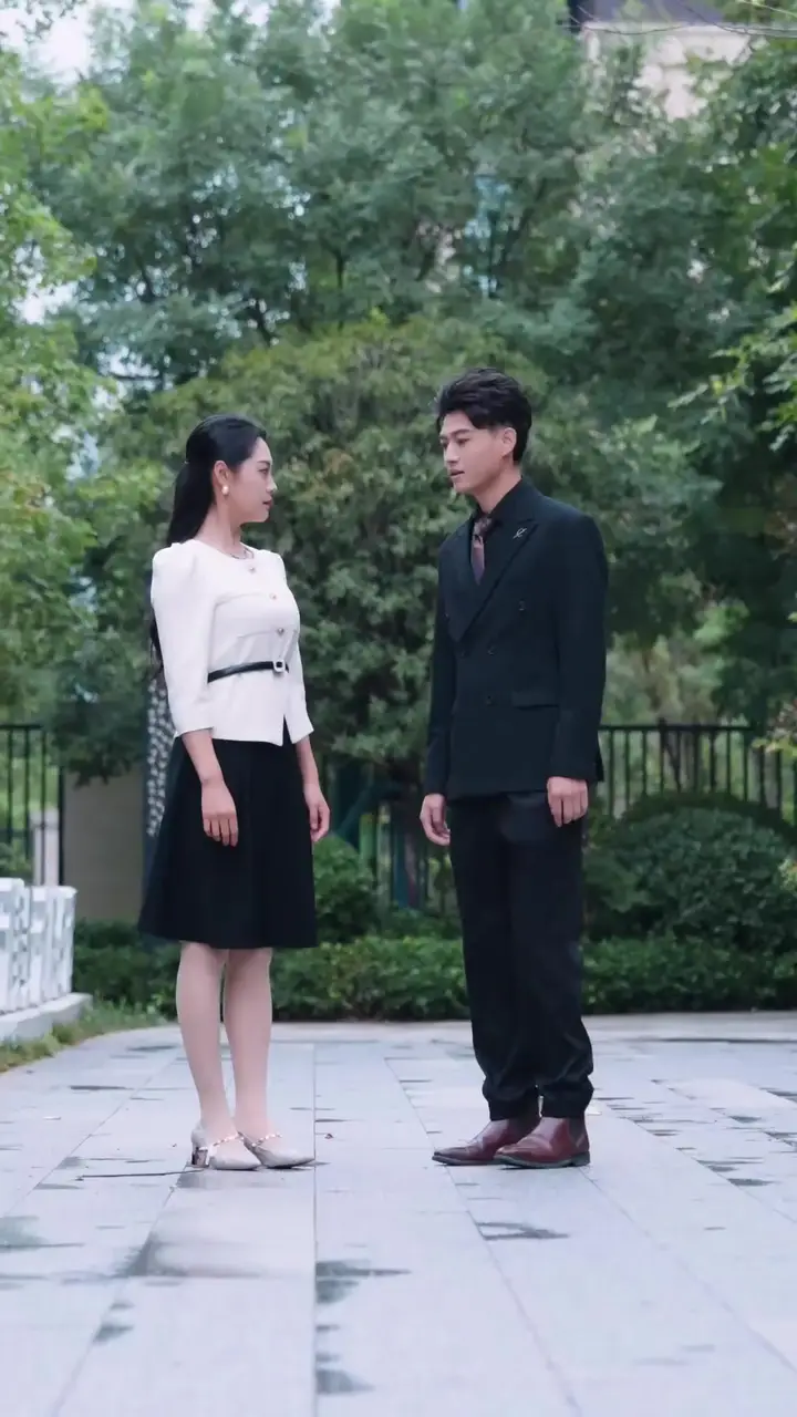 Your "Obedient" Wife? Underworld Queen! Episode 41