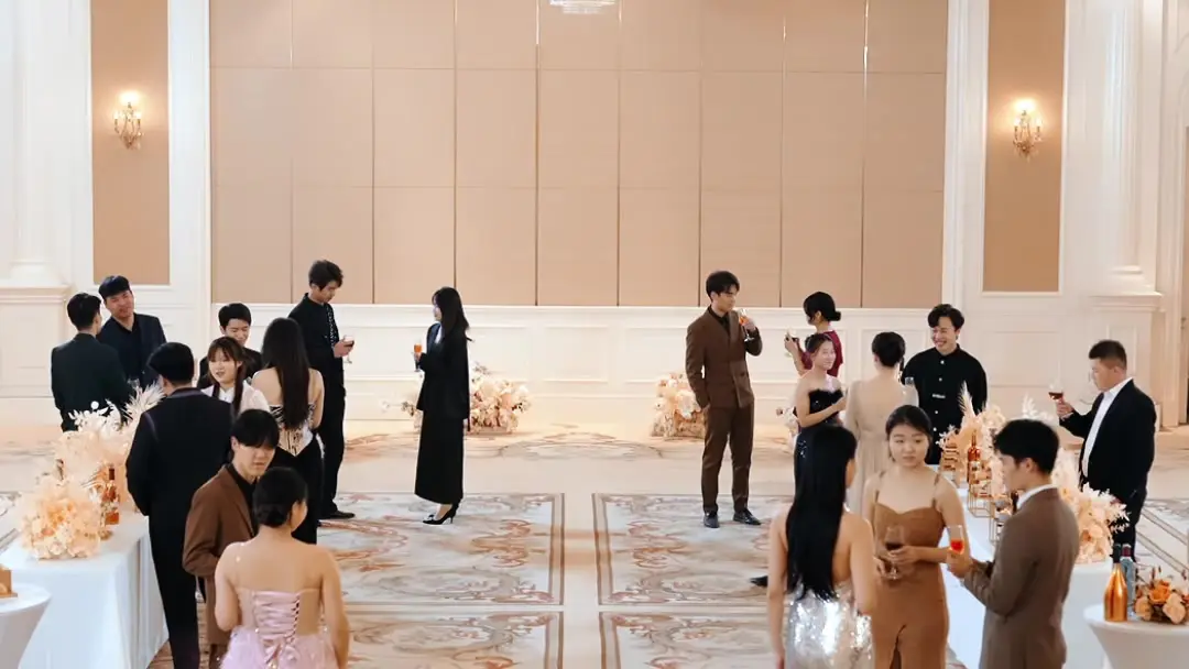 Hey! I Was Their Savior, Not Their Maid! The Masked Proposal That Shattered the Ballroom