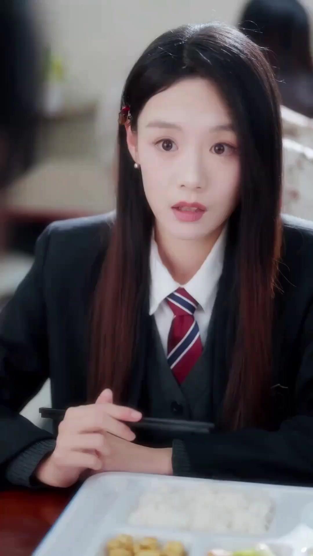(Dubbed)Smart Poor Girl Outwits Rich Kids