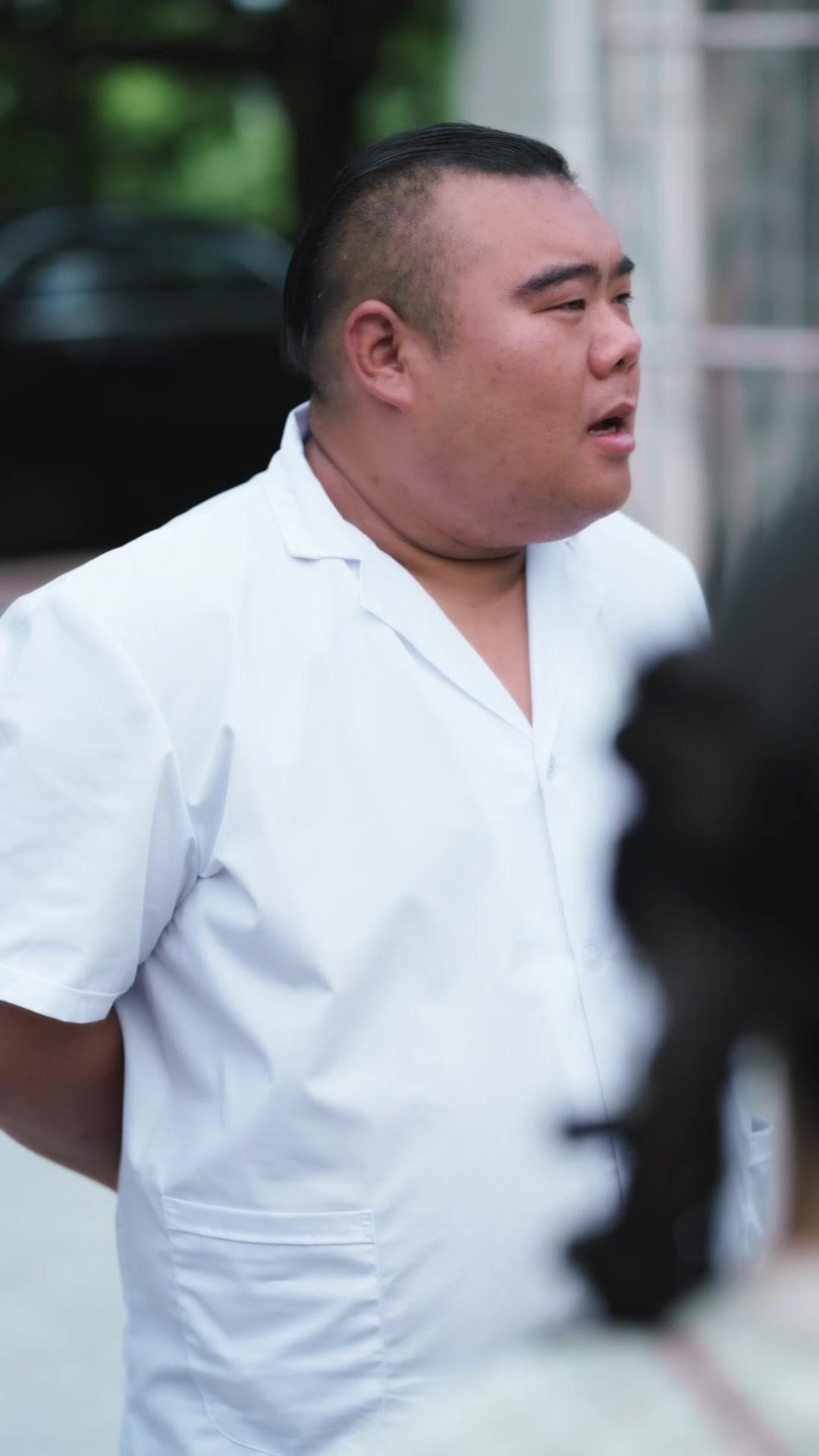 Nona Itu Tabib Jenius