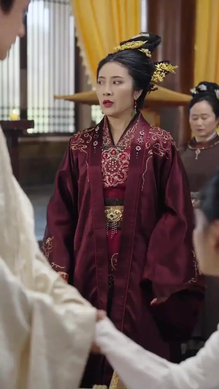(Dubbed)Who's the Real Queen? Episode 46
