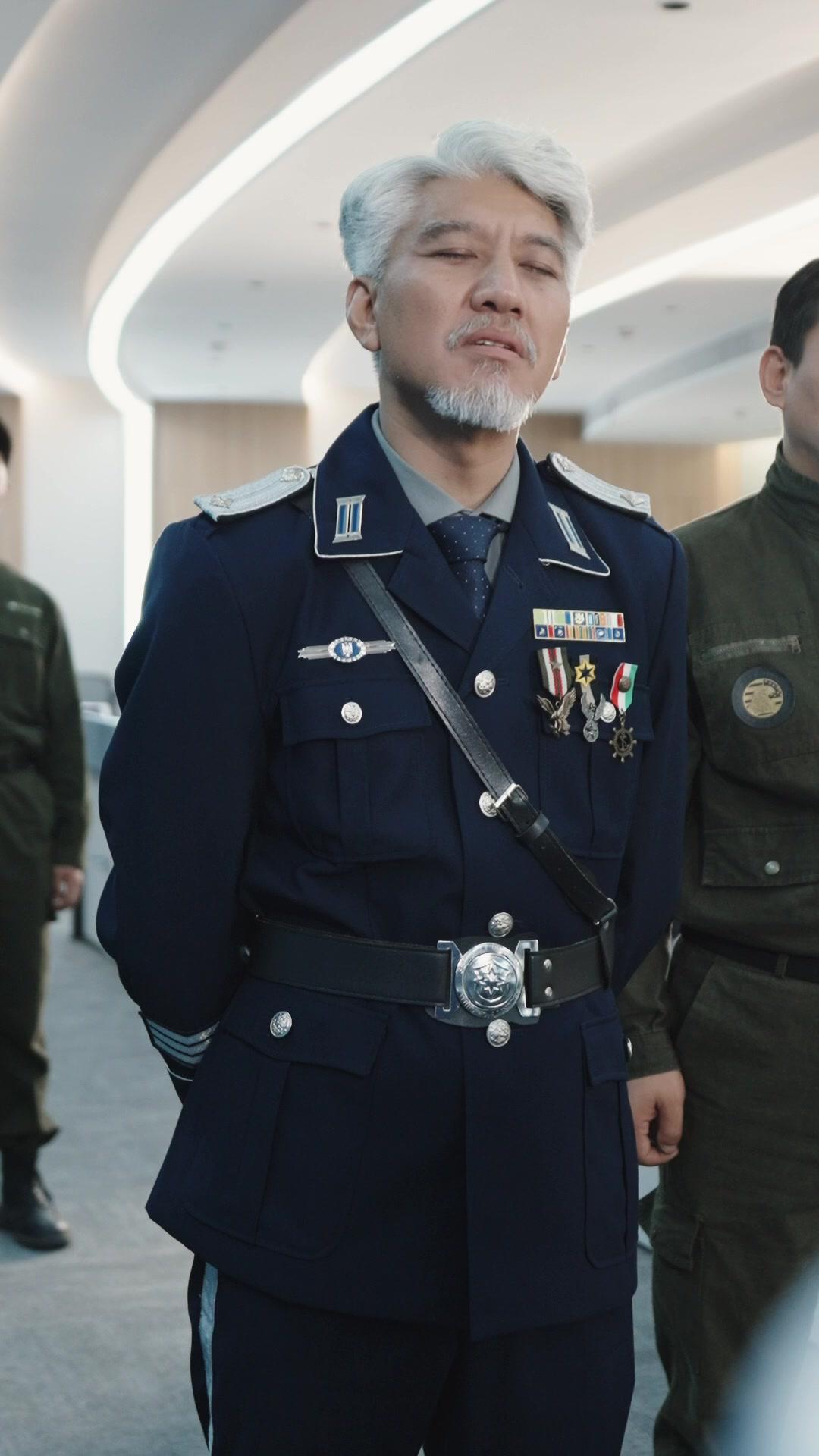 LE SOLEIL DE L'ARMÉE