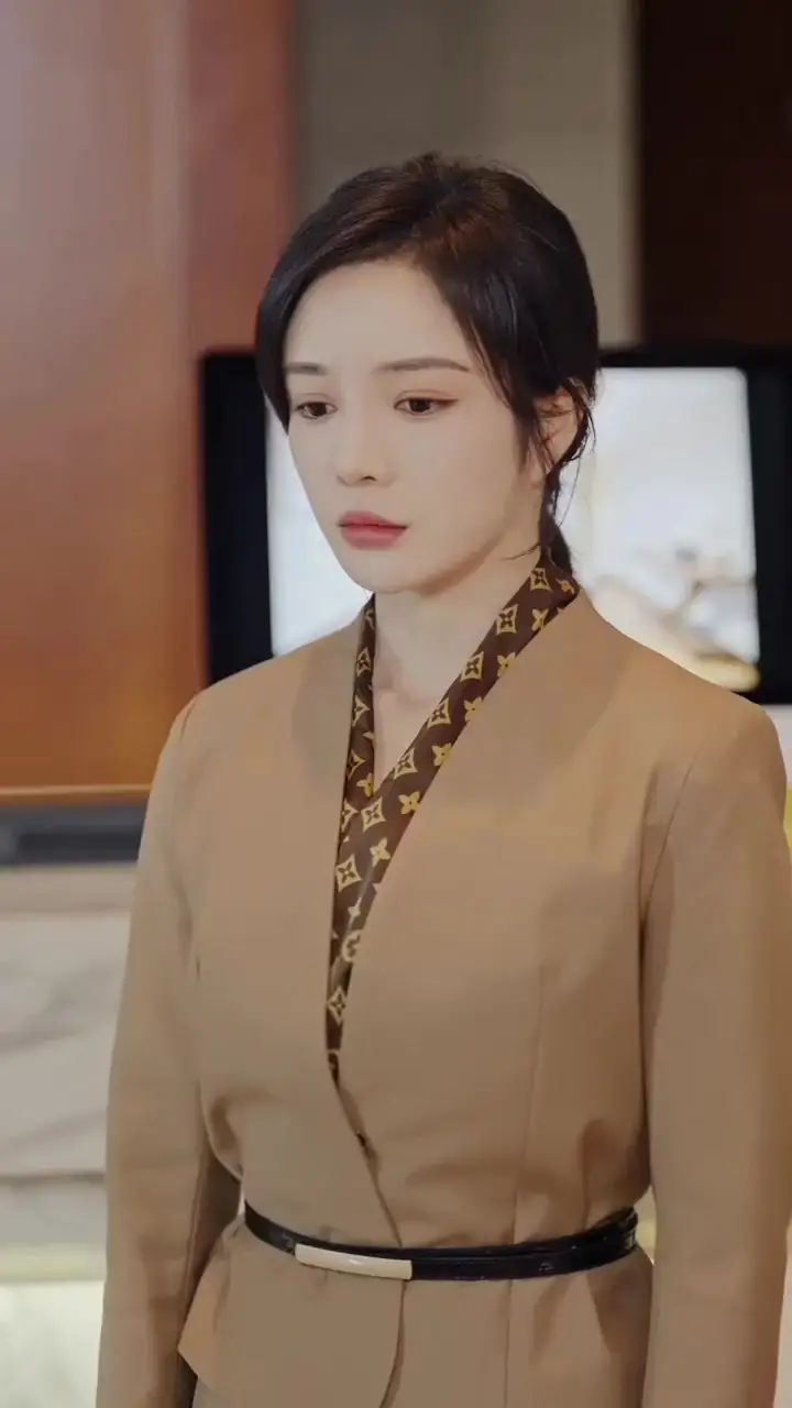 In Love with the Helplessly Romantic CEO Episode 15