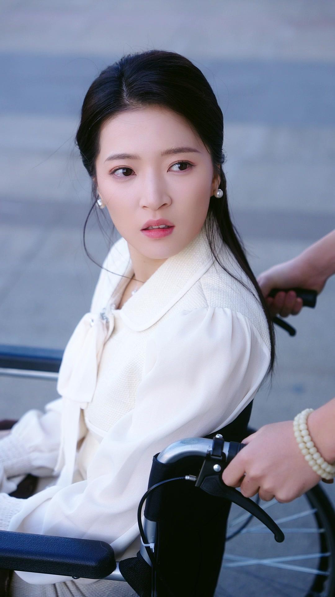 Taklukkan CEO Cantik yang Dingin