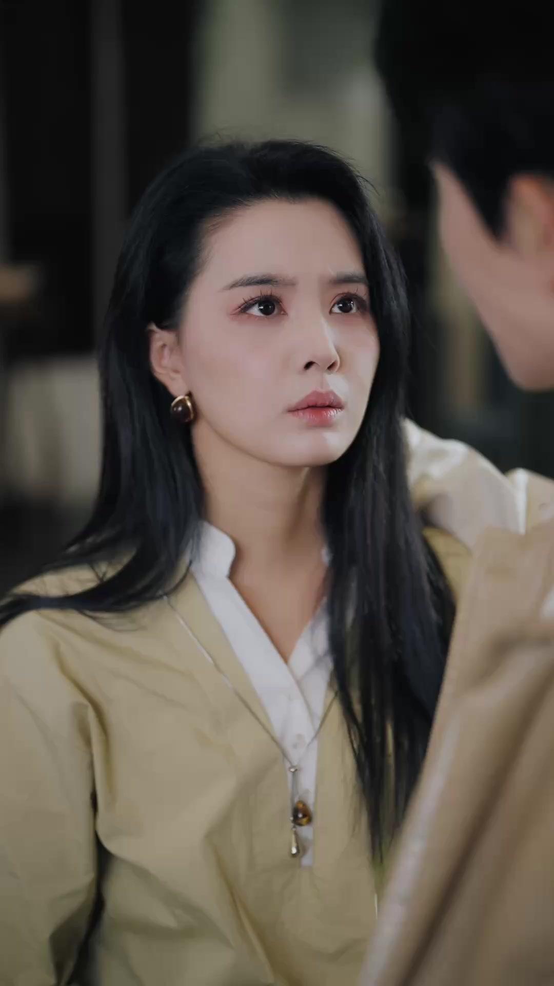 빙의 첫날, 약혼남 쟁탈전?