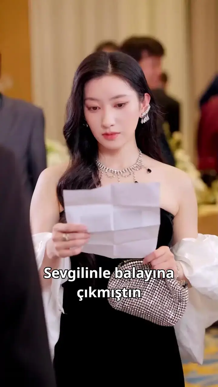 (Dublajlı) Gölgedeki Aşk Bölüm 12