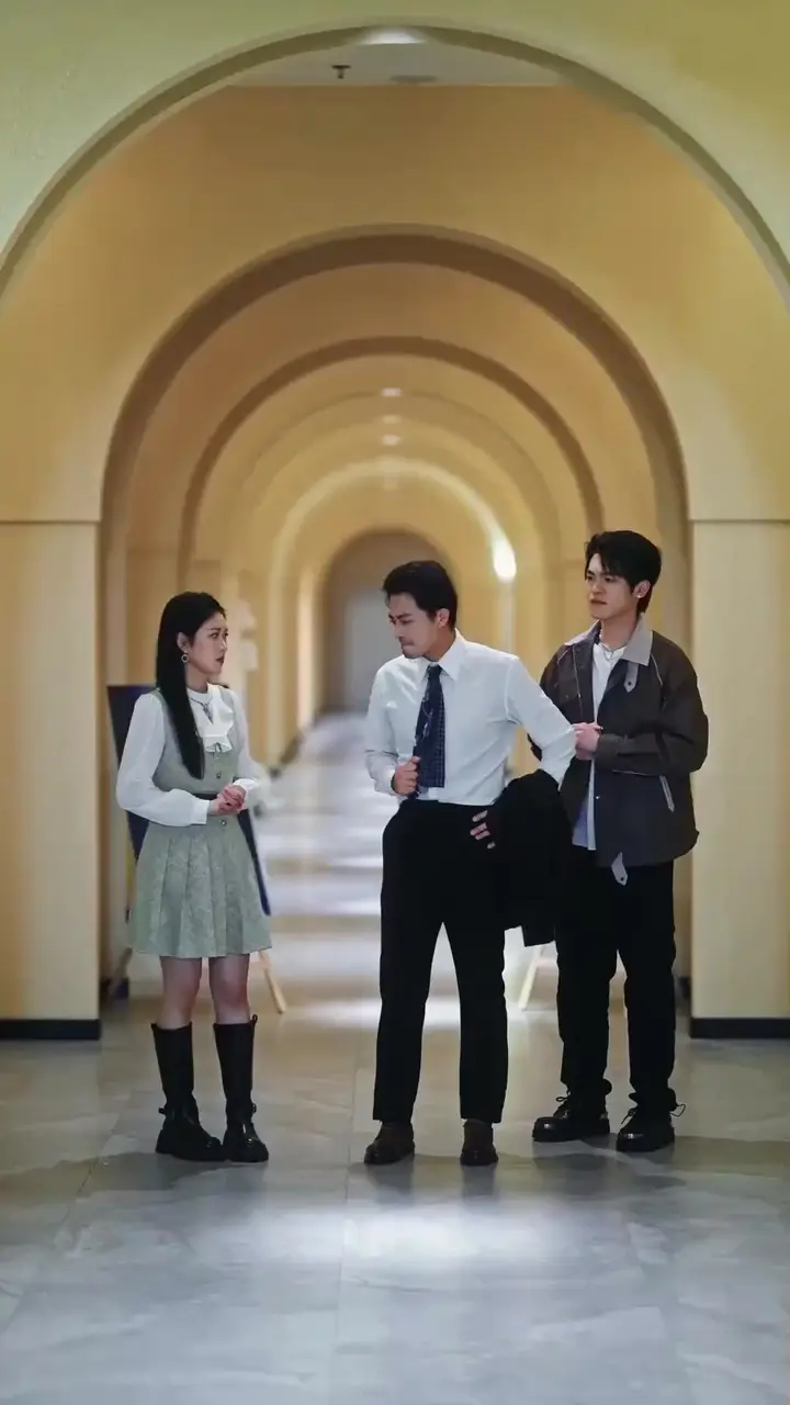 Mic in Hand, Ex on Knees Episode 8