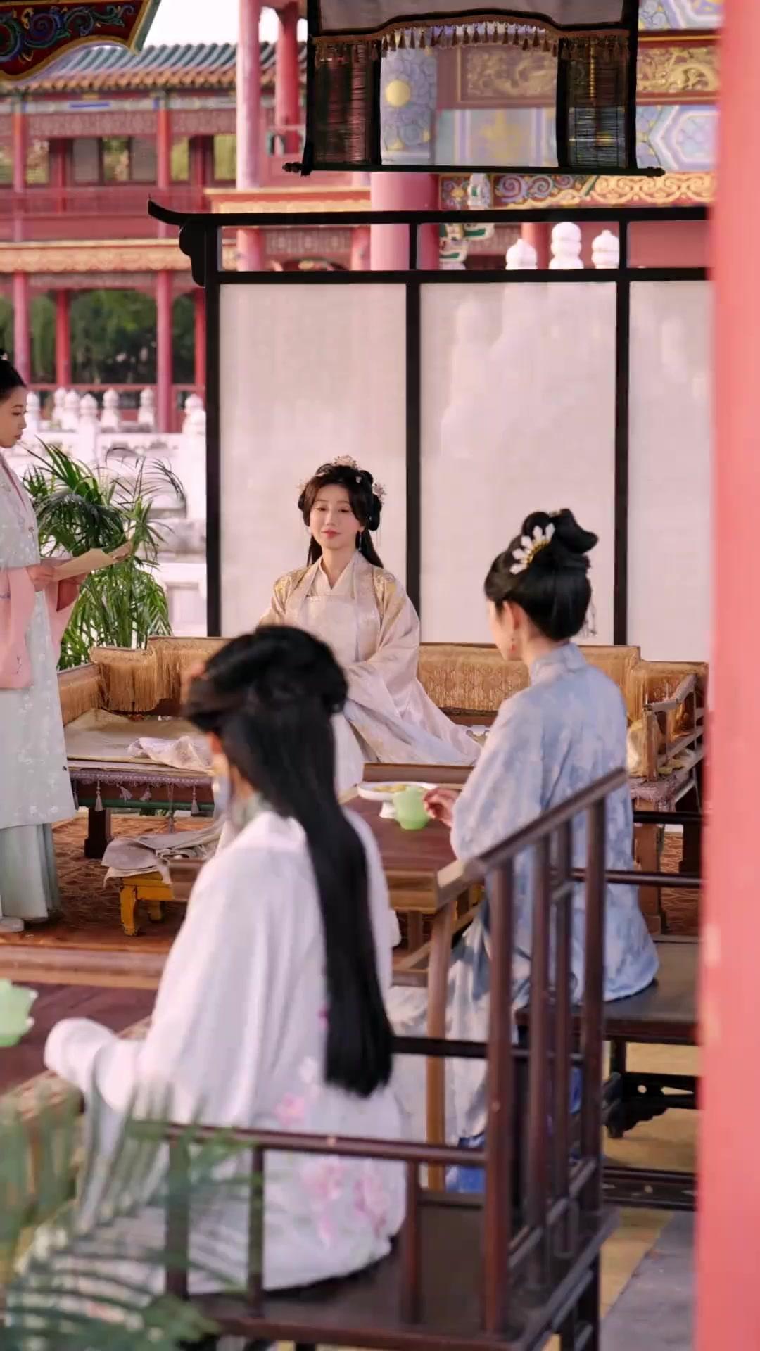 Bye, Fallen Empress! I Run the Palace Now!