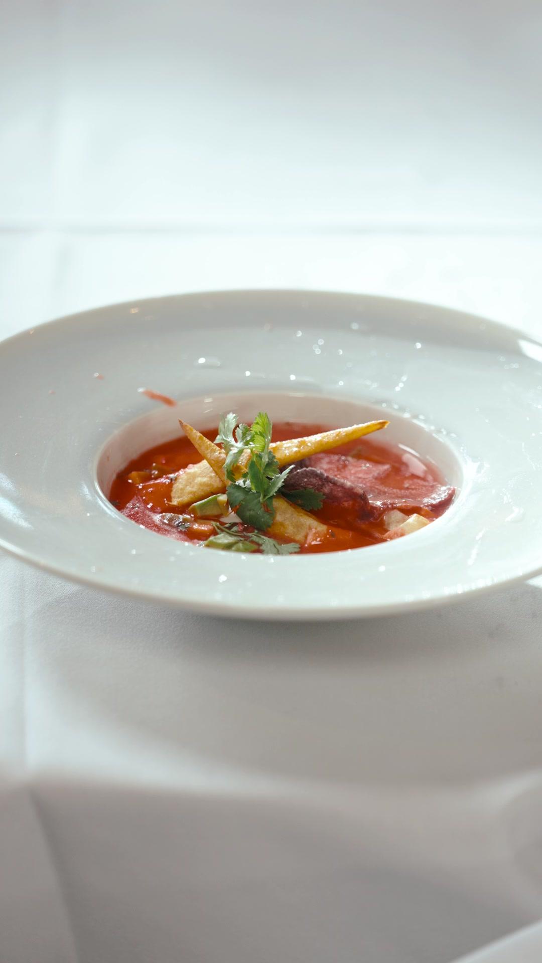 CUISINER POUR RENAÎTRE À L'AMOUR