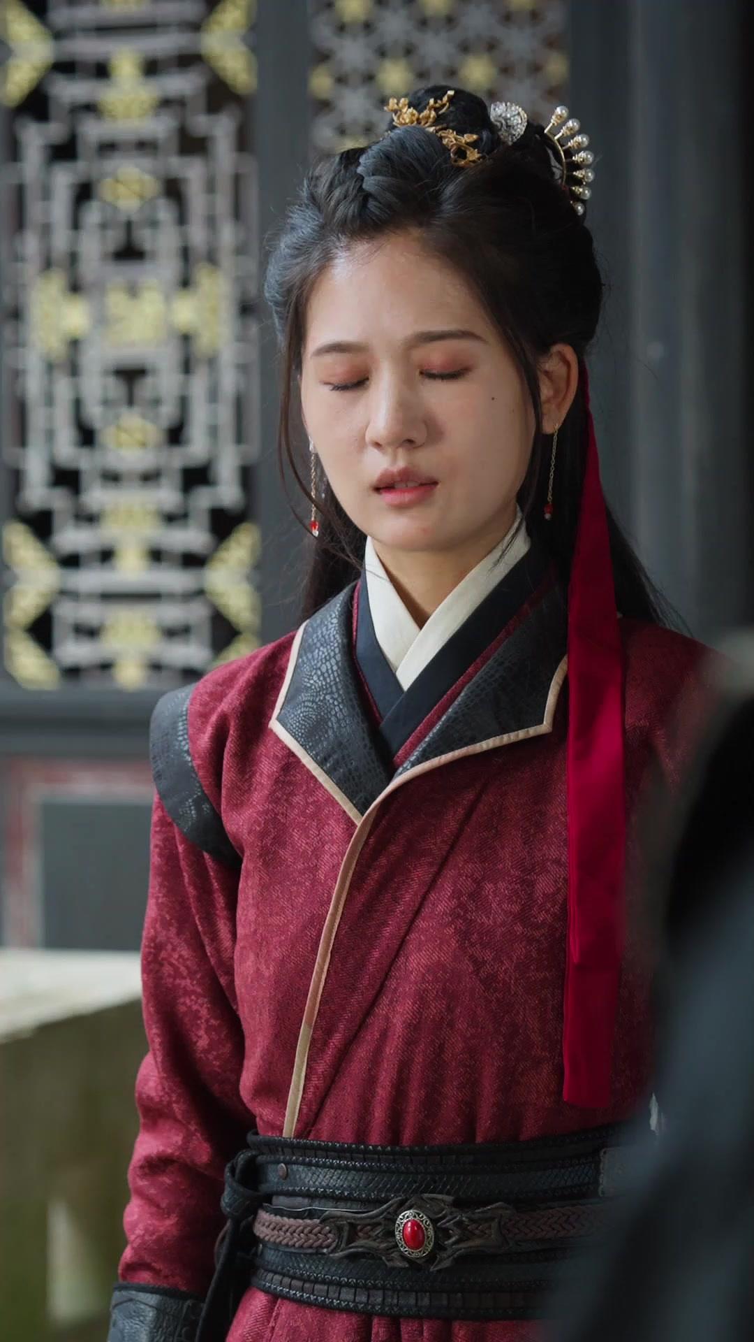 以父之名，言鎮天下