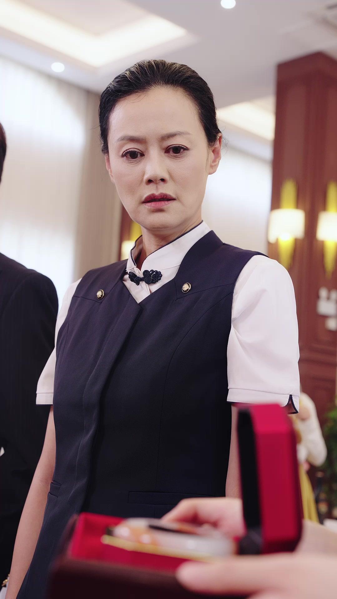 Oops, I Married a Billionaire Maid