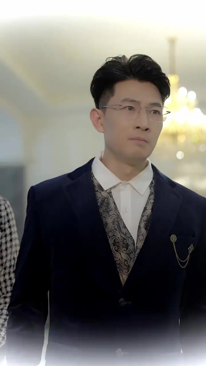 She Is the Queen Episode 11