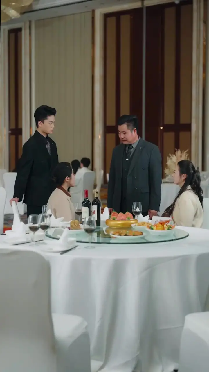 Aile Yemeğinde Masayı Devirdim Bölüm 6