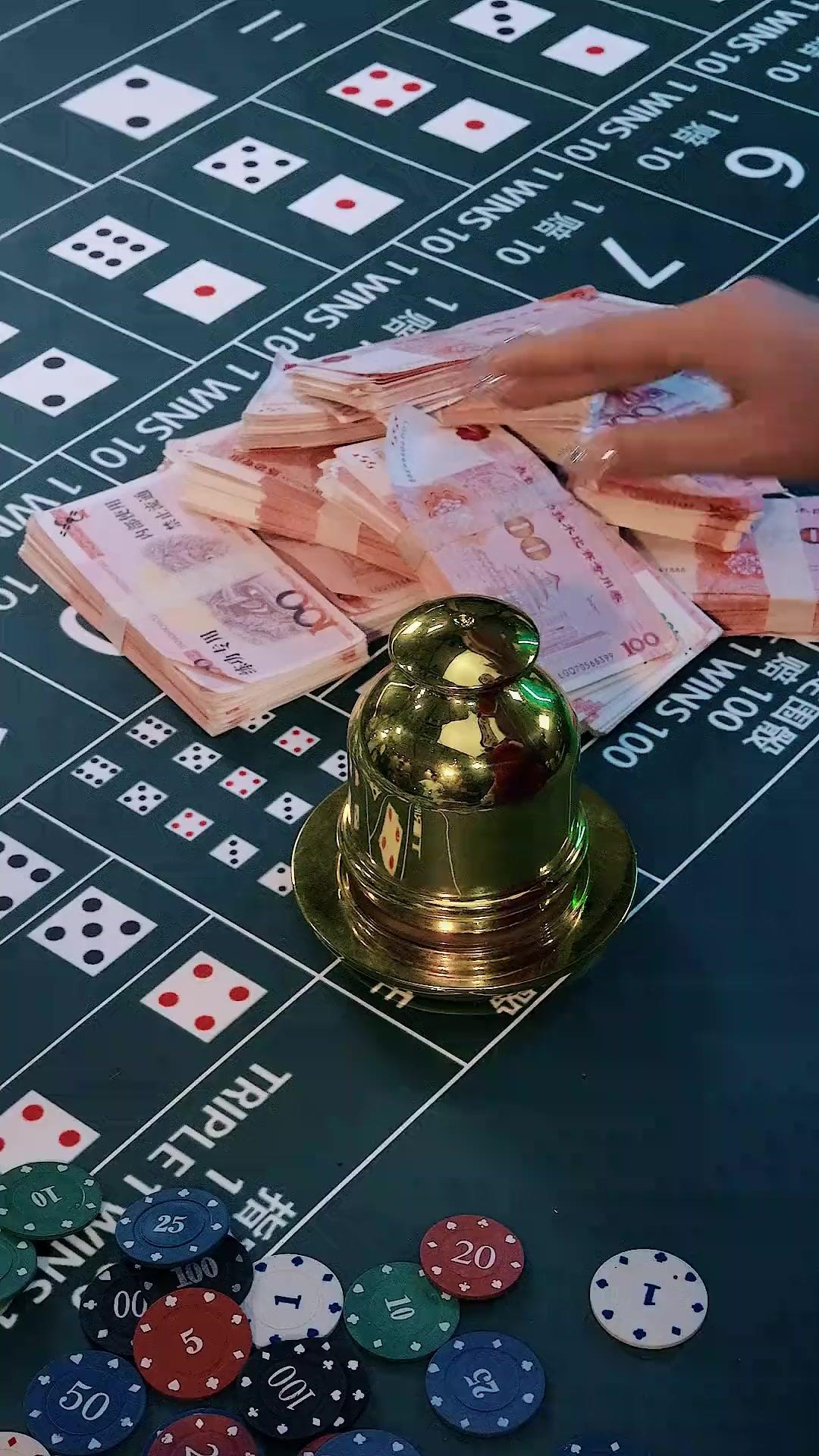 LA PAUVRE DEVIENT REINE