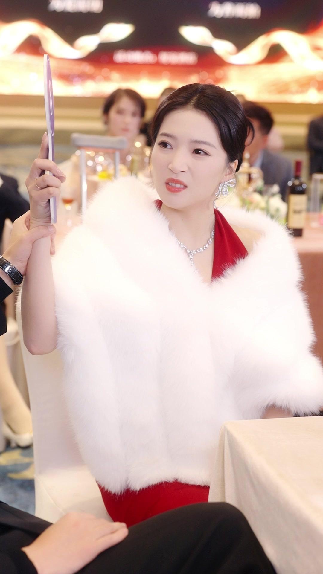 Taklukkan CEO Cantik yang Dingin